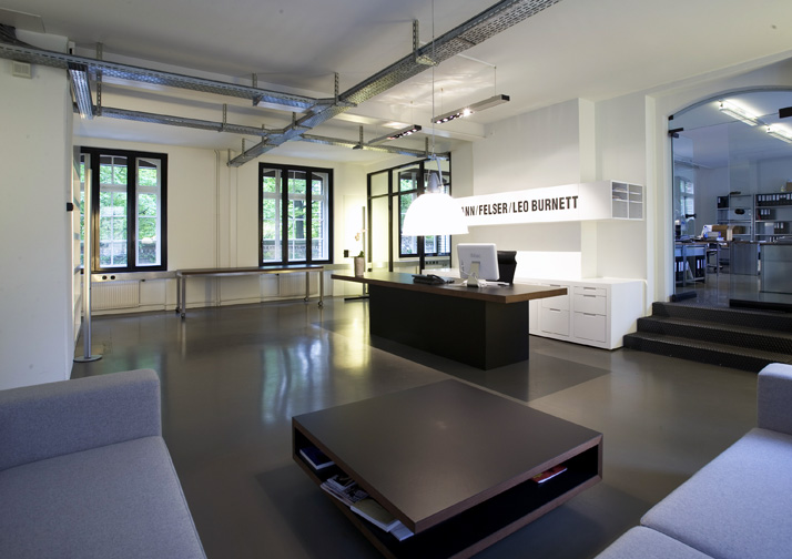 Zeitschriften-Tisch Linol