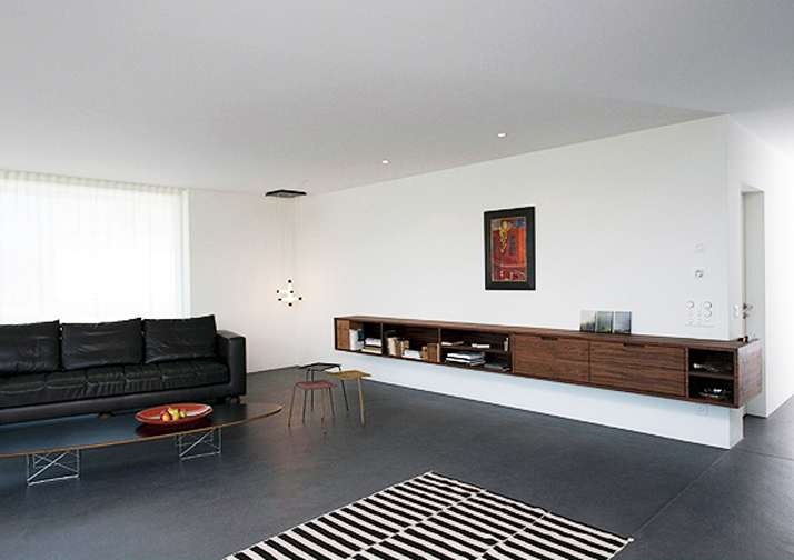 Sideboard Nussbaum geölt